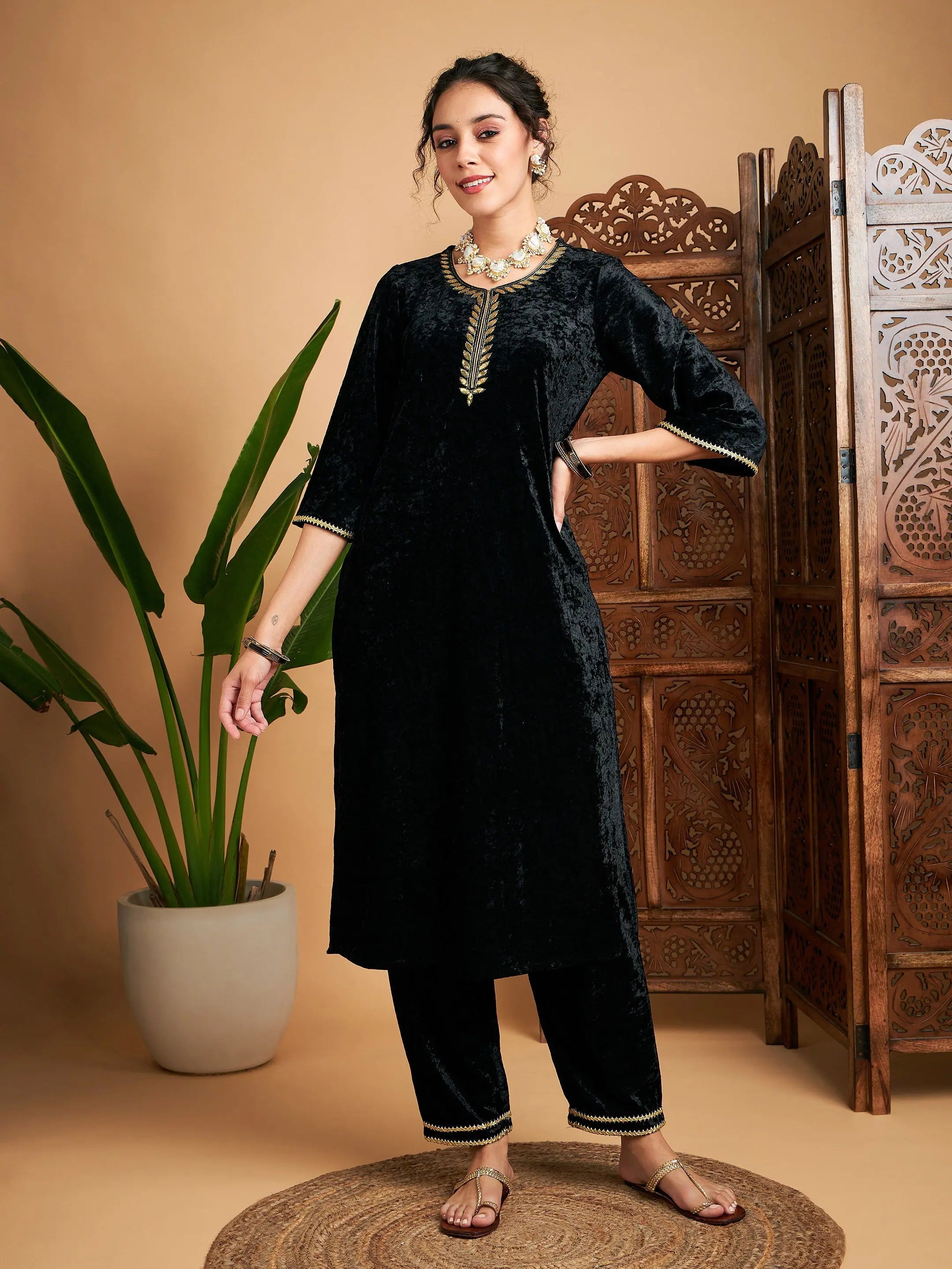 Women Black Velvet Contrast Piping Detail Kurta With Pants