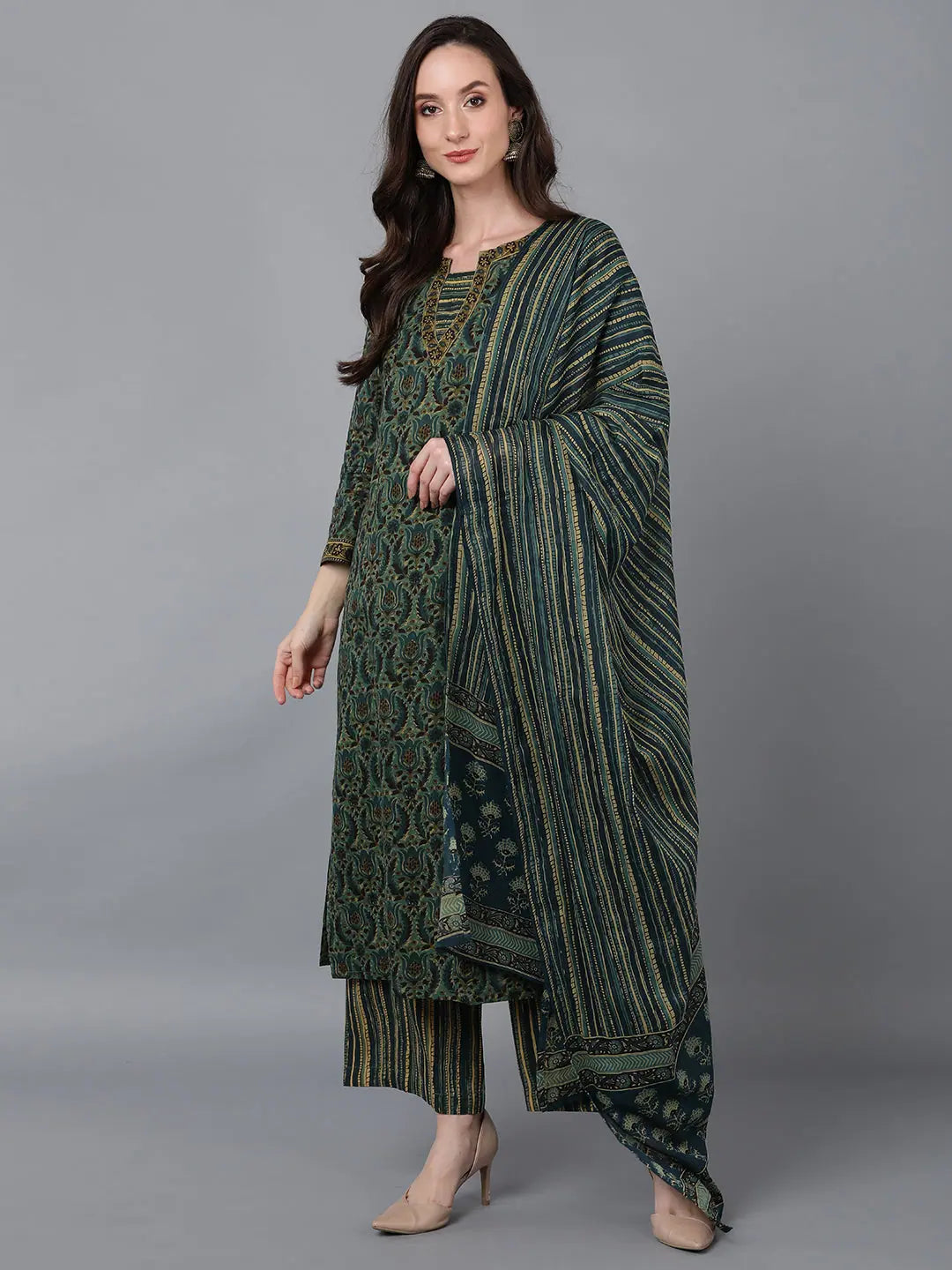 Ahika Women Cotton Abstract Printed Kurta Palazzos