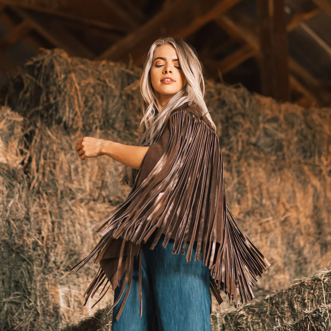 WESTERN AND CO. Full Fringe Metallic Cape